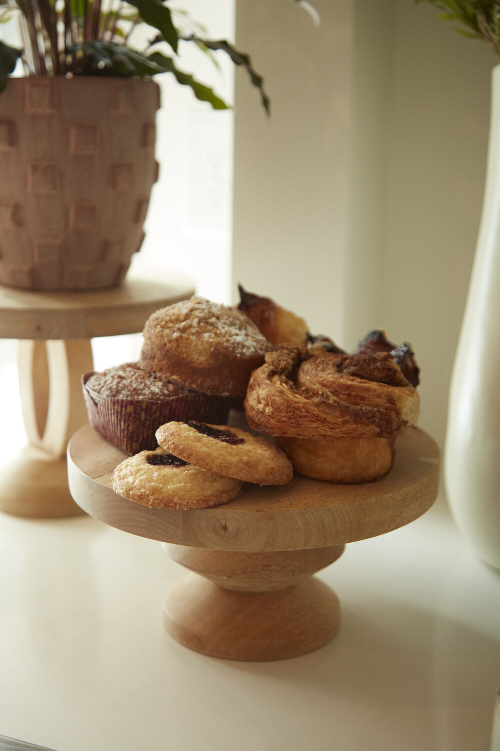 Mango Wood Stand