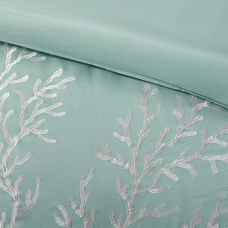 Coastline Oversized Cotton Jacquard Comforter Set by Harbor House