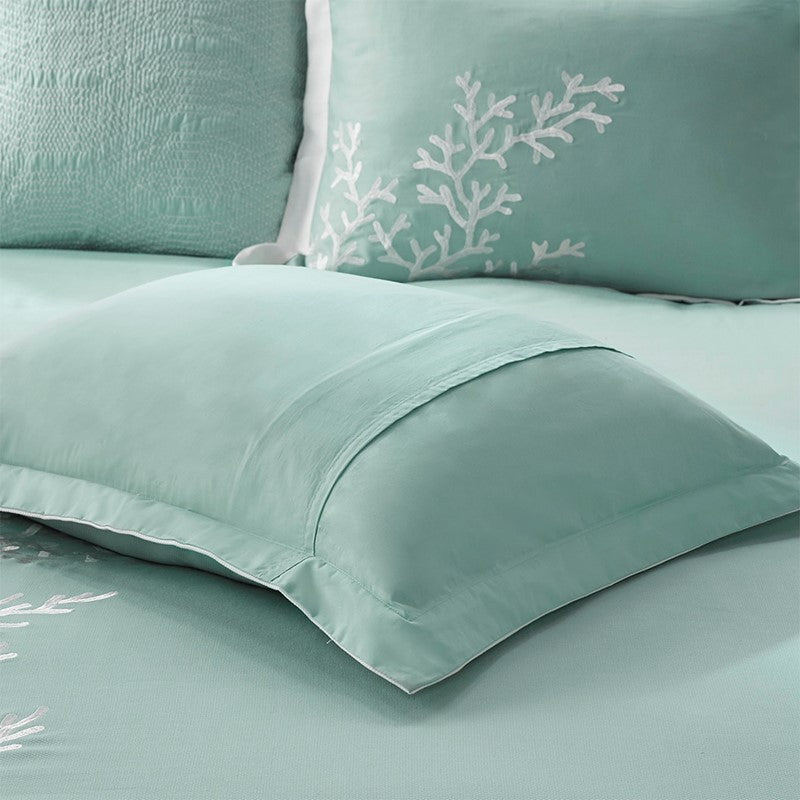 Coastline Oversized Cotton Jacquard Comforter Set by Harbor House