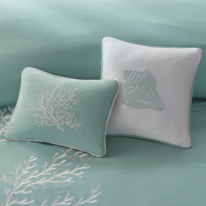 Coastline Oversized Cotton Jacquard Comforter Set by Harbor House