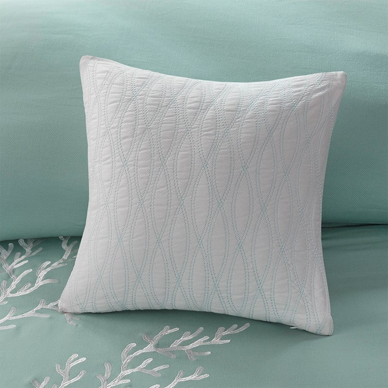 Coastline Oversized Cotton Jacquard Comforter Set by Harbor House