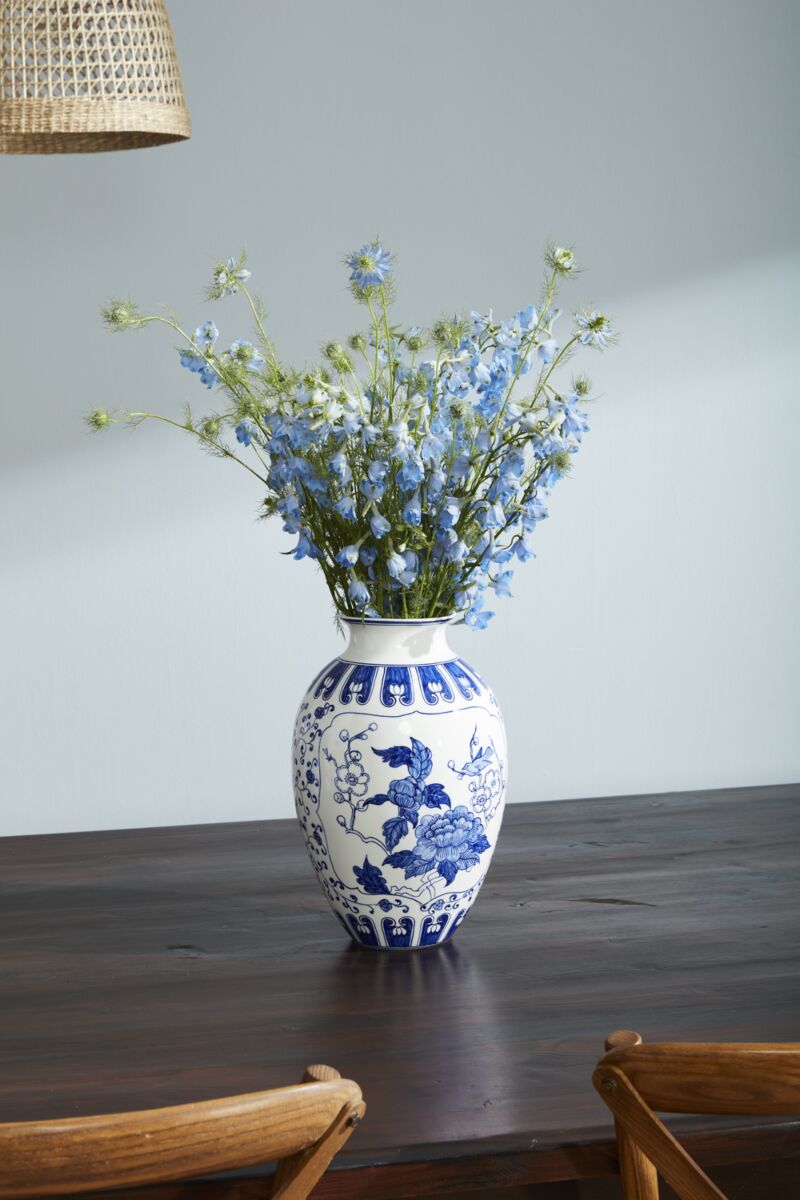 Traditional Blue and White Floral Patterned Vase