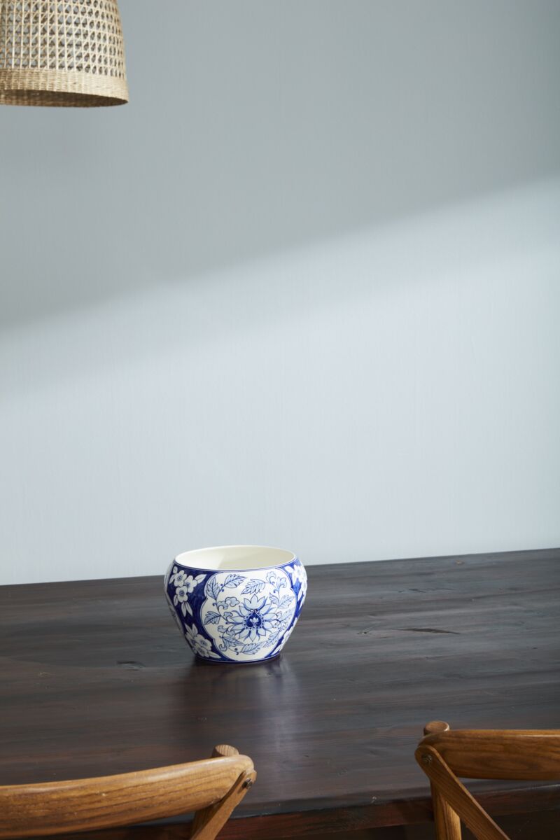 Traditional Blue and White Floral Patterned Vase