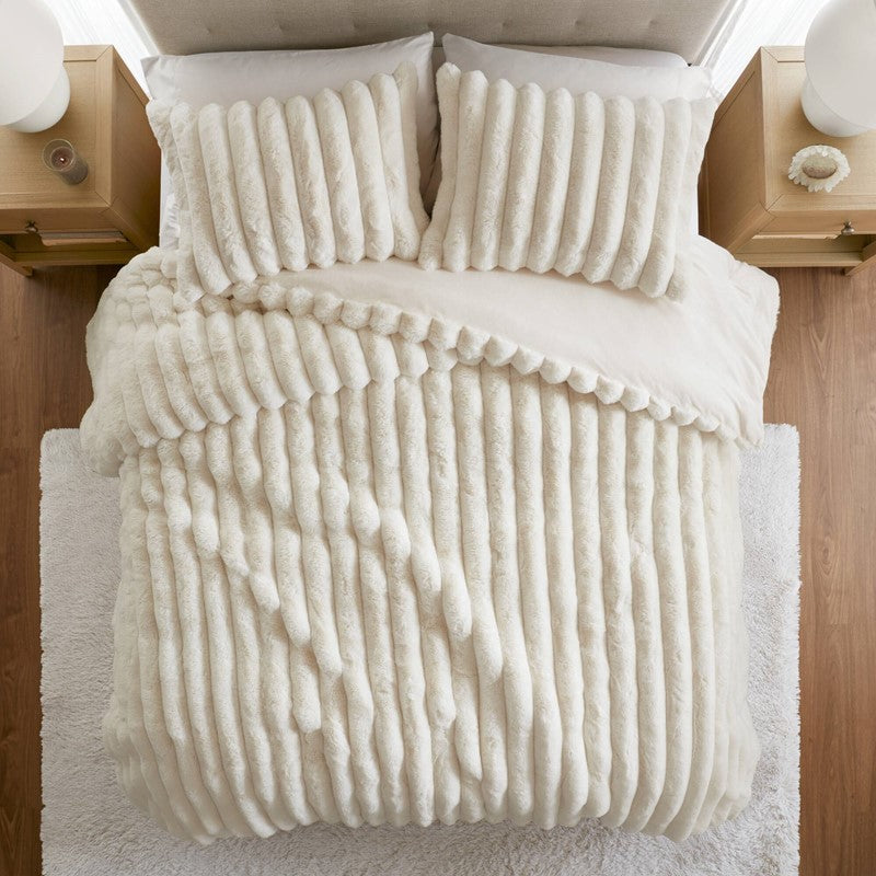 Jasmine 3 Piece Faux Fur Comforter Set by Madison Park