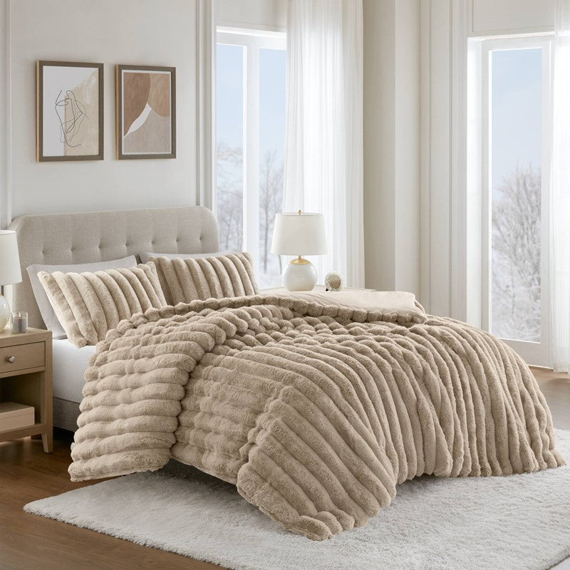 Jasmine 3 Piece Faux Fur Comforter Set by Madison Park